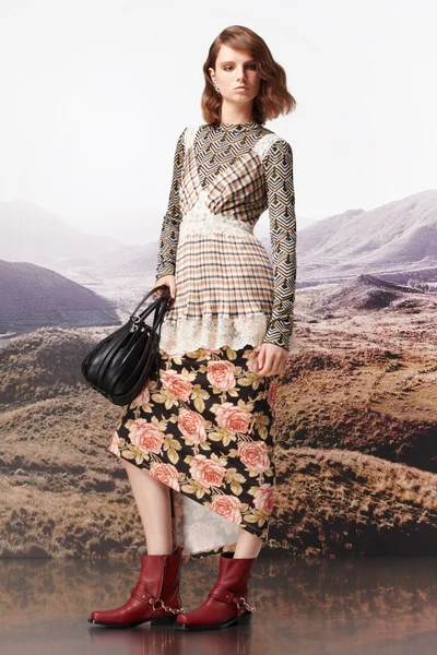 Look 10